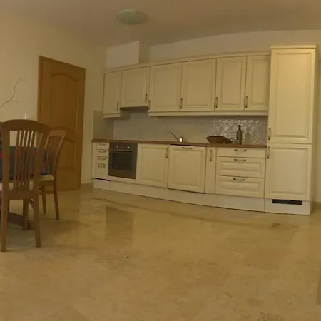 Nona, Flat 3 With Swimming Pool * Dornberk