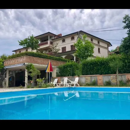 Nona With Swimming Pool