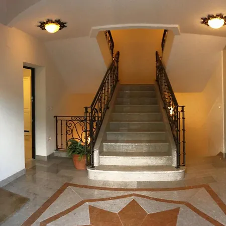 Nona, Flat 3 With Swimming Pool Appartamento