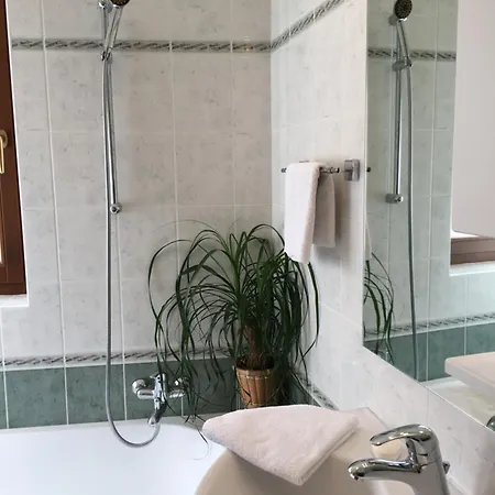 Nona, Flat 3 With Swimming Pool Appartamento *