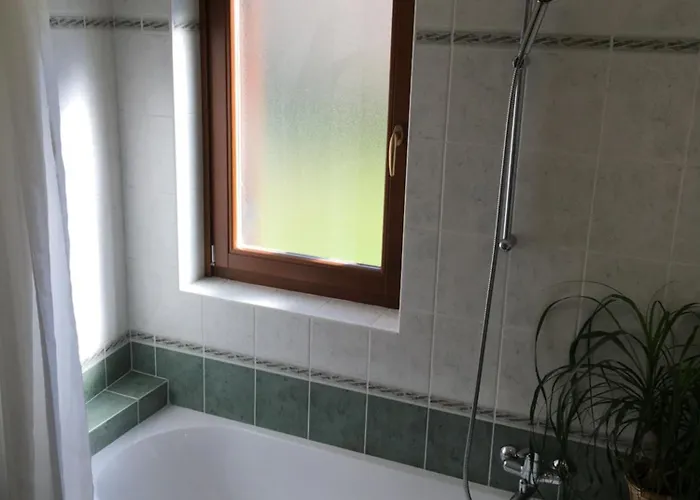 Nona, Flat 3 With Swimming Pool Dornberk