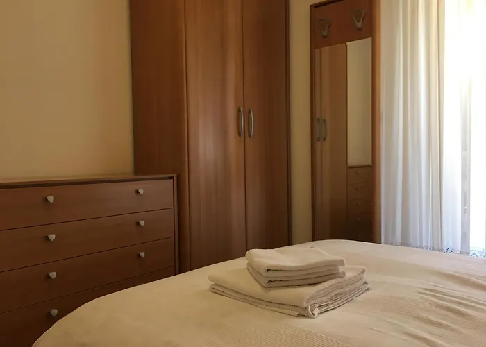 Nona, Flat 3 With Swimming Pool Appartement Dornberk