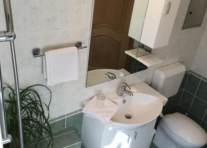 Nona, Flat 3 With Swimming Pool